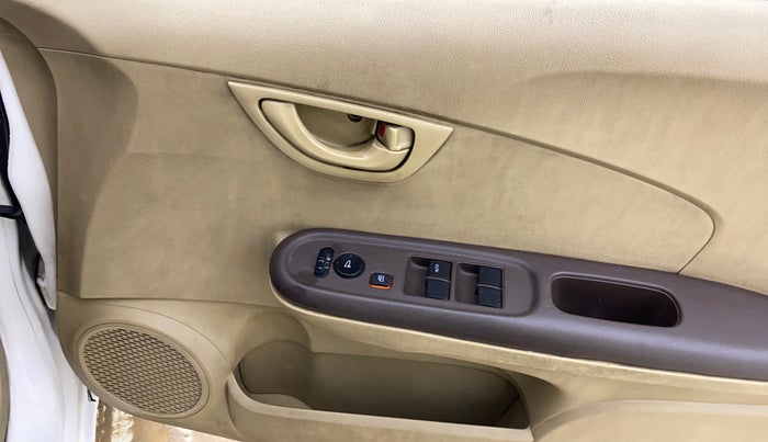 2013 Honda Amaze 1.5L I-DTEC S, Diesel, Manual, 85,835 km, Driver Side Door Panels Control