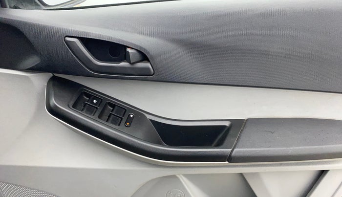 2023 Tata Tiago XT PETROL, Petrol, Manual, 32,378 km, Driver Side Door Panels Control