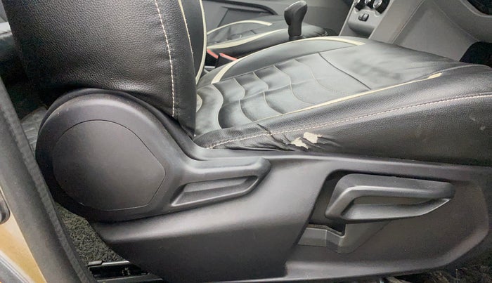 2023 Tata Tiago XT PETROL, Petrol, Manual, 32,378 km, Driver Side Adjustment Panel