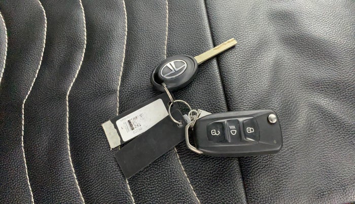 2023 Tata Tiago XT PETROL, Petrol, Manual, 32,378 km, Key Close Up