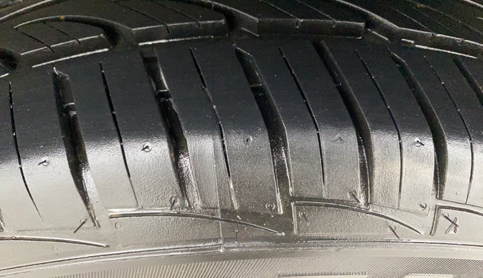 2014 Ford Ecosport TREND 1.5L DIESEL, Diesel, Manual, 1,15,850 km, Left Rear Tyre Tread