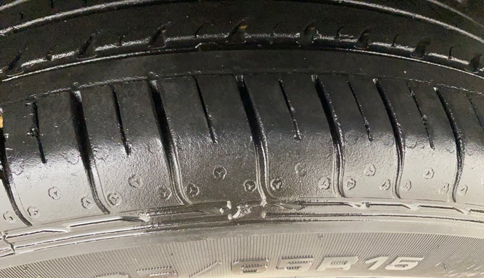 2014 Ford Ecosport TREND 1.5L DIESEL, Diesel, Manual, 1,15,850 km, Right Front Tyre Tread