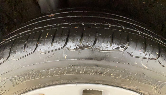 2018 Maruti Baleno ZETA PETROL 1.2, Petrol, Manual, 1,25,971 km, Right Rear Tyre Tread