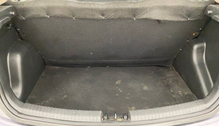 2017 Hyundai Grand i10 SPORTZ 1.2 KAPPA VTVT, Petrol, Manual, 78,167 km, Boot Inside