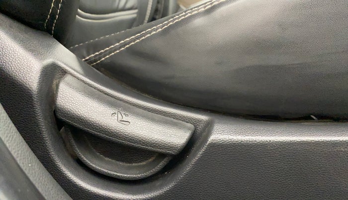 2017 Hyundai Grand i10 SPORTZ 1.2 KAPPA VTVT, Petrol, Manual, 78,167 km, Driver Side Adjustment Panel