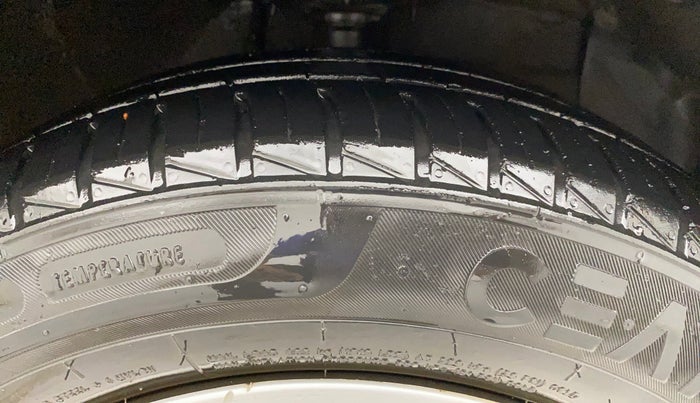 2017 Hyundai Grand i10 SPORTZ 1.2 KAPPA VTVT, Petrol, Manual, 78,167 km, Right Front Tyre Tread