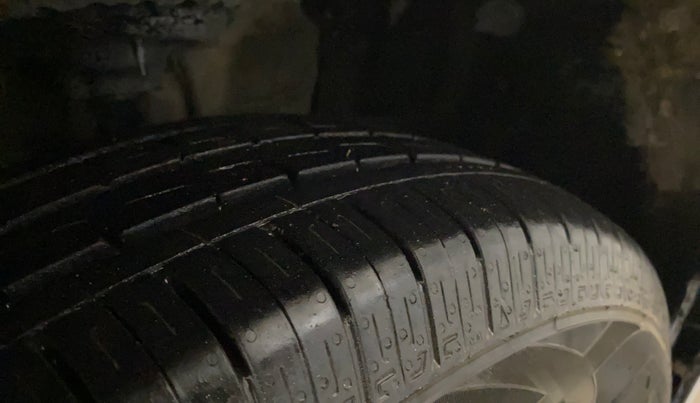 2018 Hyundai Elite i20 ASTA 1.2, Petrol, Manual, 69,056 km, Right Front Tyre Tread