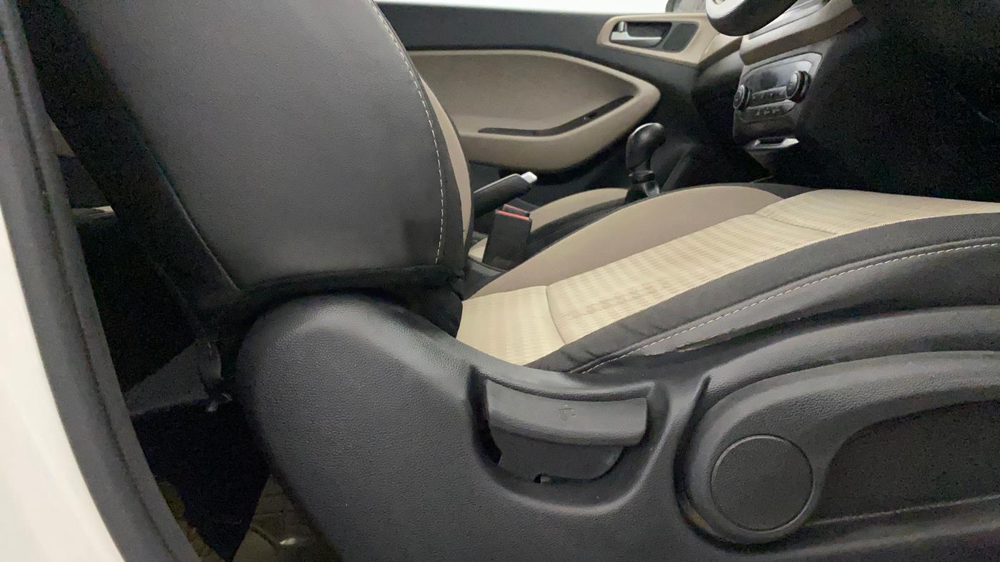 2018 Hyundai Elite i20 ASTA 1.2, Petrol, Manual, 72,554 km, Driver Side Adjustment Panel