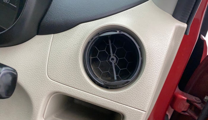 2018 Maruti Celerio VXI, Petrol, Manual, 1,19,218 km, AC Unit - Front vent has minor damage