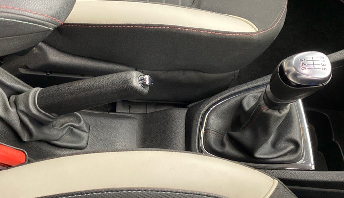 2017 Renault Captur RXT DIESEL MT, Diesel, Manual, 34,690 km, Gear Lever