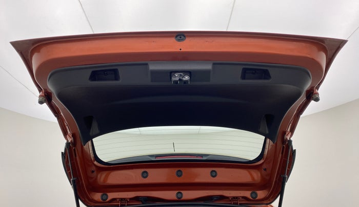 2017 Renault Captur RXT DIESEL MT, Diesel, Manual, 34,690 km, Boot Door Open