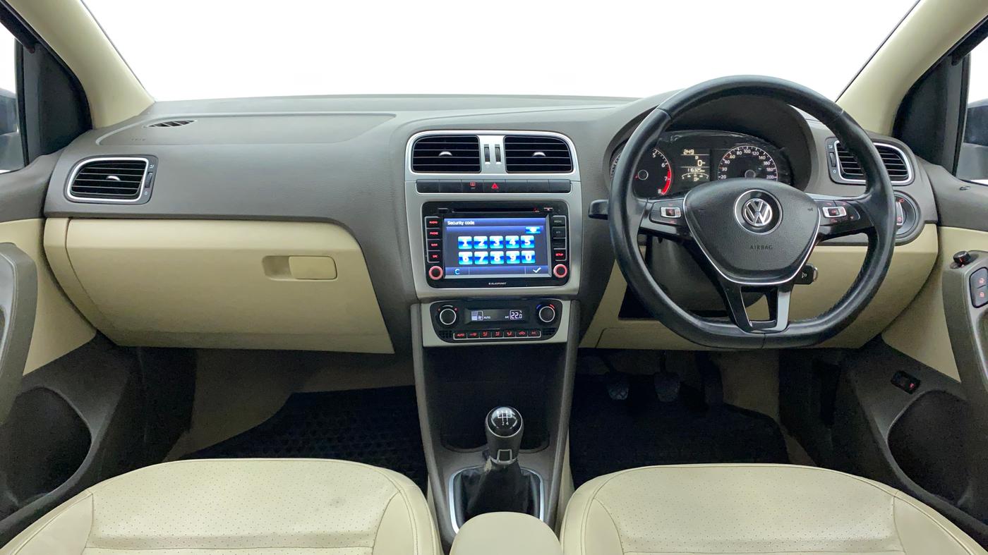 2015 Volkswagen Vento HIGHLINE 1.6 MPI, Petrol, Manual, 1,16,325 km, Dashboard
