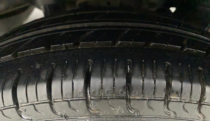 2014 Hyundai Eon ERA +, Petrol, Manual, 54,328 km, Left Rear Tyre Tread