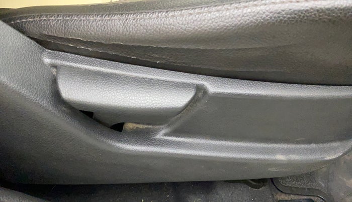 2014 Hyundai Eon ERA +, Petrol, Manual, 54,328 km, Driver Side Adjustment Panel