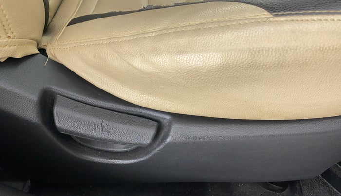 2018 Hyundai Grand i10 SPORTZ 1.2 KAPPA VTVT, Petrol, Manual, 20,438 km, Driver Side Adjustment Panel