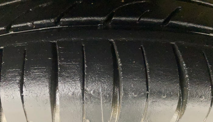 2013 Maruti Alto K10 VXI, Petrol, Manual, 53,534 km, Left Front Tyre Tread