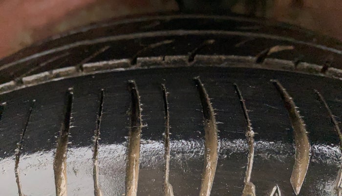 2012 Maruti Alto K10 VXI, Petrol, Manual, 60,212 km, Left Front Tyre Tread