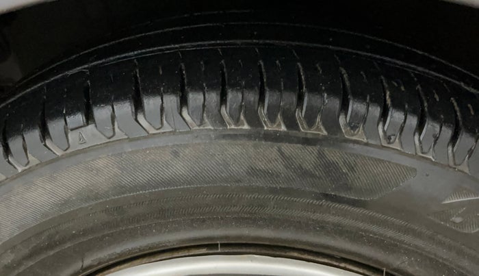 2014 Hyundai i10 MAGNA 1.1, Petrol, Manual, 75,319 km, Left Front Tyre Tread