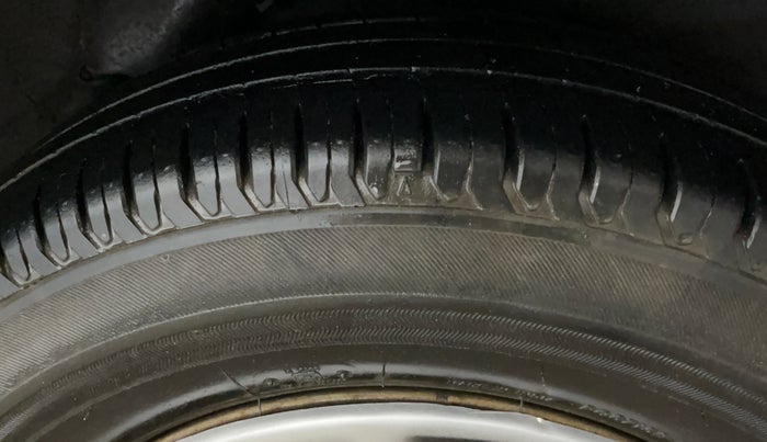 2014 Hyundai i10 MAGNA 1.1, Petrol, Manual, 75,319 km, Left Rear Tyre Tread