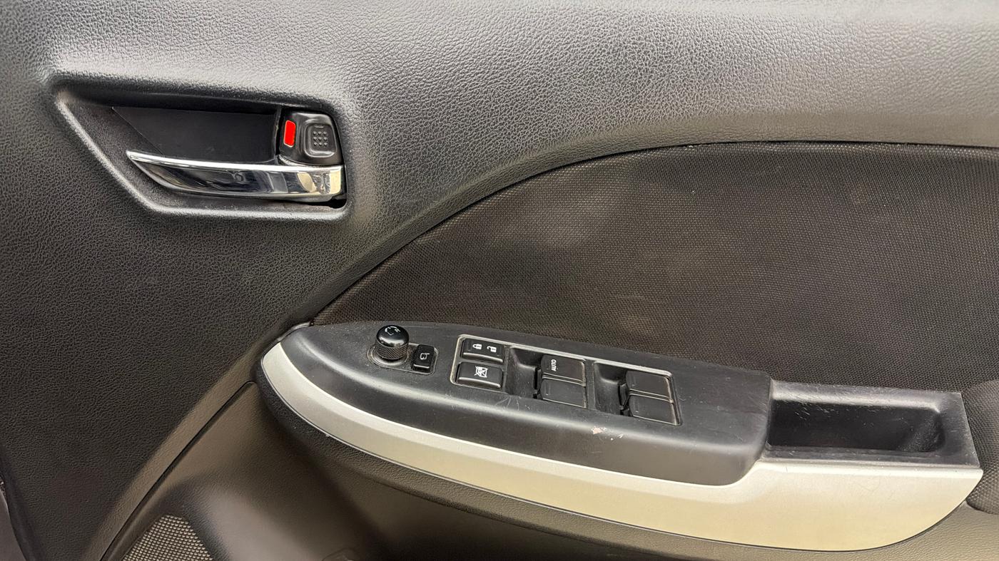 2016 Maruti Baleno ALPHA PETROL 1.2, Petrol, Manual, 81,357 km, Driver Side Door Panels Control