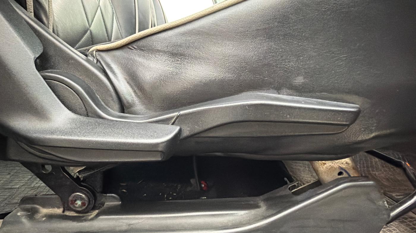 2016 Maruti Baleno ALPHA PETROL 1.2, Petrol, Manual, 81,357 km, Driver Side Adjustment Panel