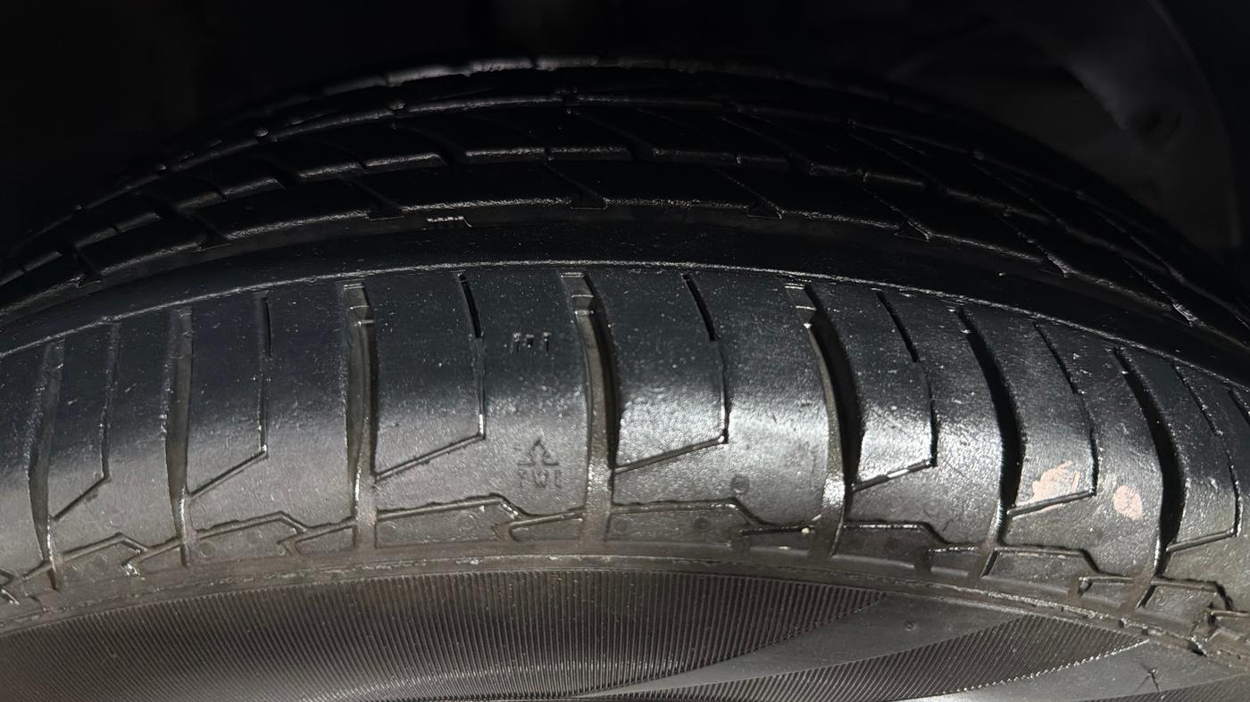 2016 Maruti Baleno ALPHA PETROL 1.2, Petrol, Manual, 81,357 km, Right Front Tyre Tread