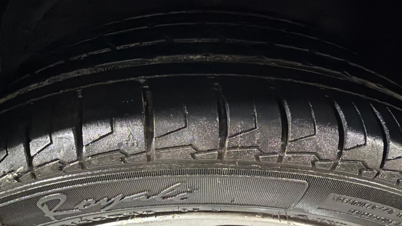 2016 Maruti Baleno ALPHA PETROL 1.2, Petrol, Manual, 81,357 km, Left Front Tyre Tread
