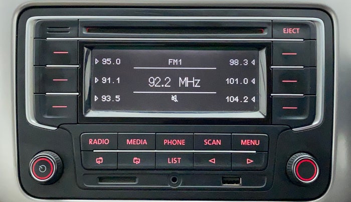 2015 Volkswagen Vento HIGHLINE 1.6 MPI, Petrol, Manual, 56,995 km, Infotainment System
