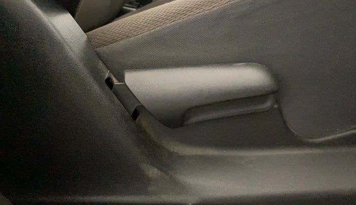 2020 Toyota URBAN CRUISER MID GRADE AT, Petrol, Automatic, 61,595 km, Driver Side Adjustment Panel