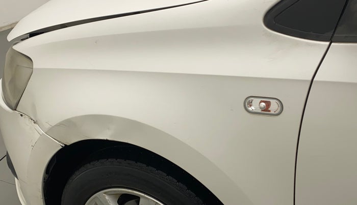 2011 Volkswagen Vento COMFORTLINE 1.6, Petrol, Manual, 96,152 km, Left fender - Slightly dented