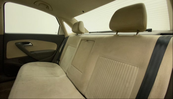 2011 Volkswagen Vento COMFORTLINE 1.6, Petrol, Manual, 96,152 km, Right Side Rear Door Cabin