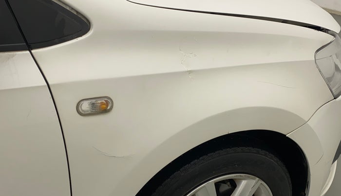 2011 Volkswagen Vento COMFORTLINE 1.6, Petrol, Manual, 96,152 km, Right fender - Slightly dented