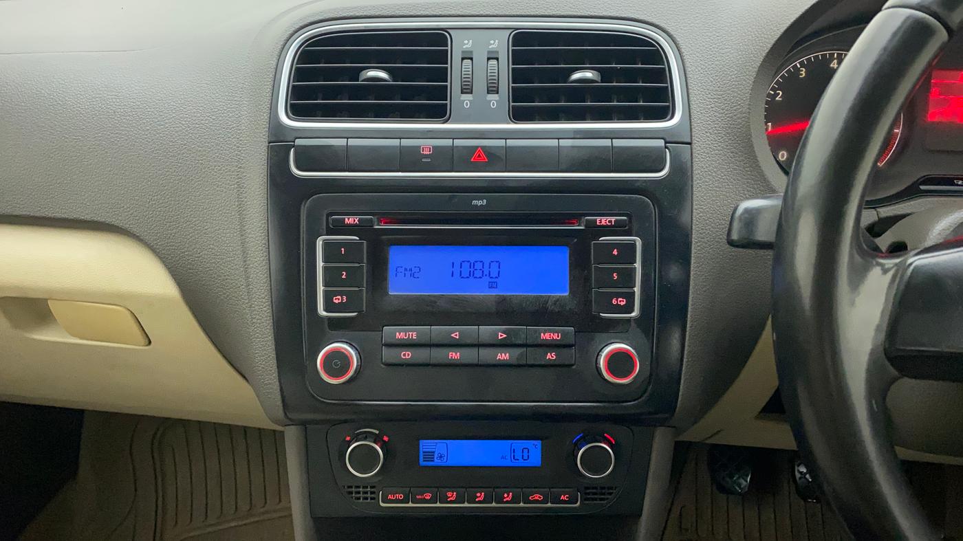 2011 Volkswagen Vento COMFORTLINE 1.6, Petrol, Manual, 96,152 km, Air Conditioner
