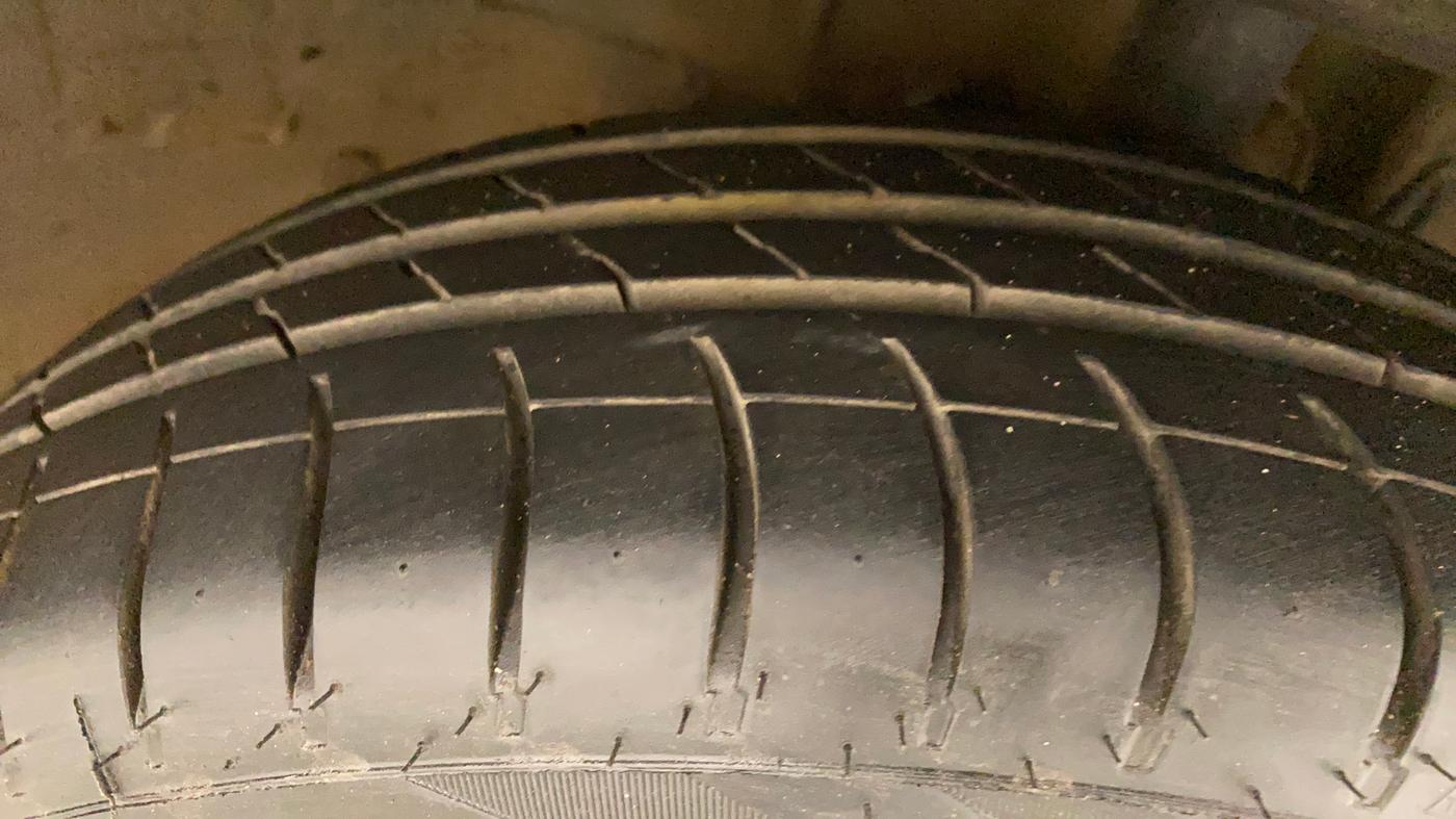 2016 Tata Tiago XZ PETROL, Petrol, Manual, 95,180 km, Right Front Tyre Tread