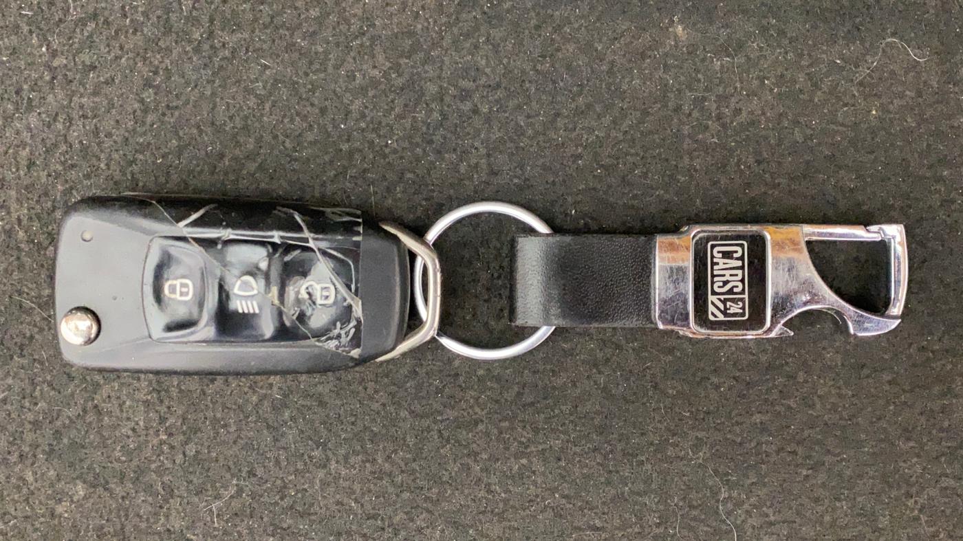 2016 Tata Tiago XZ PETROL, Petrol, Manual, 95,180 km, Key Close Up