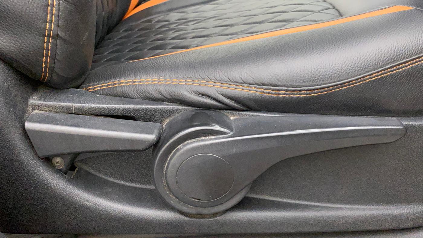 2016 Tata Tiago XZ PETROL, Petrol, Manual, 95,180 km, Driver Side Adjustment Panel