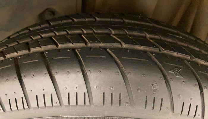 2016 Tata Tiago XZ PETROL, Petrol, Manual, 95,180 km, Left Rear Tyre Tread