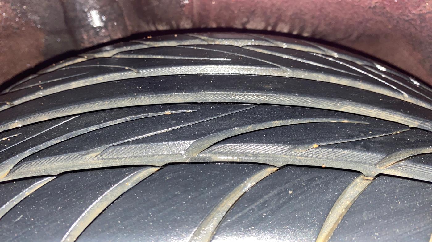 2012 Honda City 1.5L I-VTEC V MT, Petrol, Manual, 1,07,073 km, Right Rear Tyre Tread