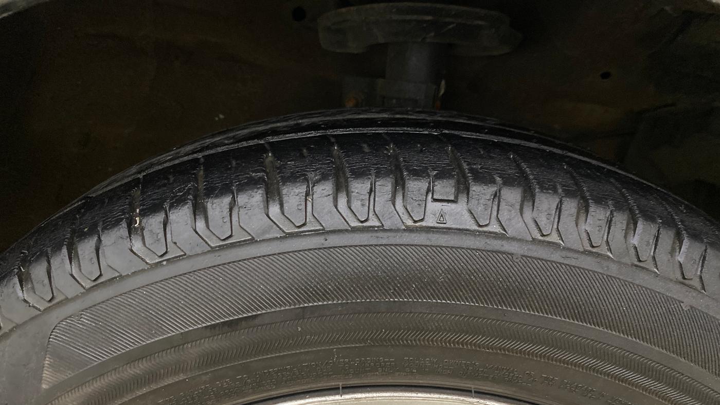 2017 Maruti Ertiga ZXI+, Petrol, Manual, 1,16,094 km, Right Front Tyre Tread