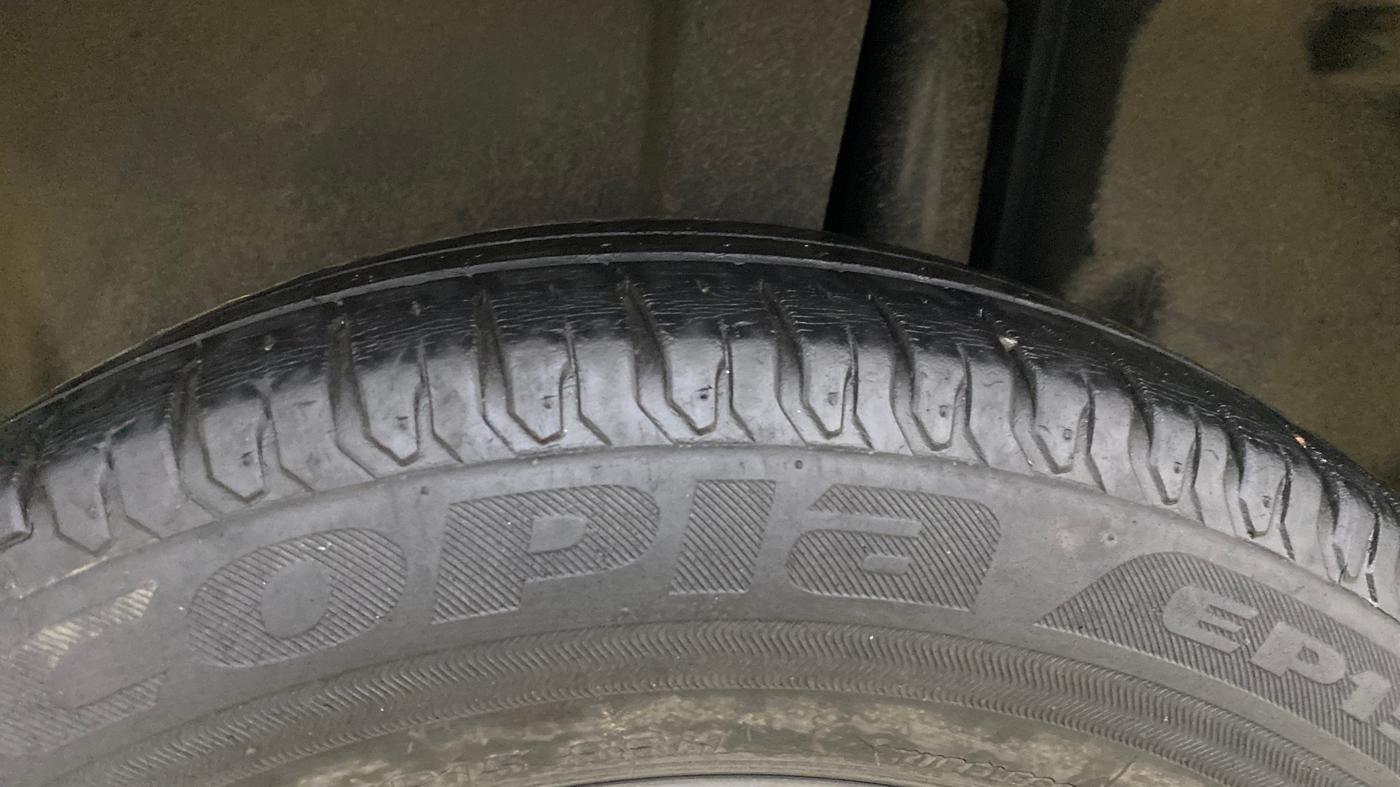 2017 Maruti Ertiga ZXI+, Petrol, Manual, 1,16,094 km, Left Rear Tyre Tread