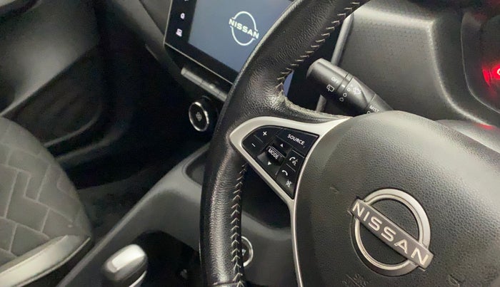 2021 Nissan MAGNITE XV PREMIUM TURBO CVT, Petrol, Automatic, 60,452 km, Steering wheel - Sound system control not functional