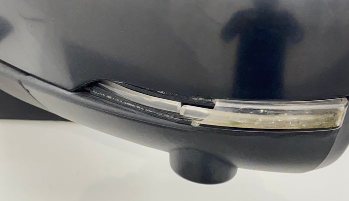 2021 Nissan MAGNITE XV PREMIUM TURBO CVT, Petrol, Automatic, 60,452 km, Left rear-view mirror - Indicator light has minor damage