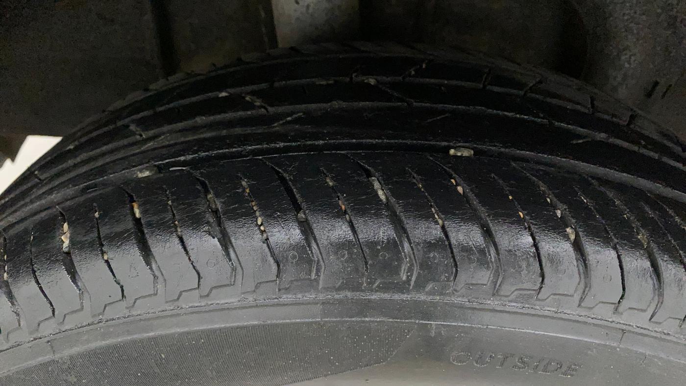 2021 Nissan MAGNITE XV PREMIUM TURBO CVT, Petrol, Automatic, 60,452 km, Right Rear Tyre Tread