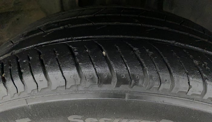 2021 Nissan MAGNITE XV PREMIUM TURBO CVT, Petrol, Automatic, 60,452 km, Right Front Tyre Tread