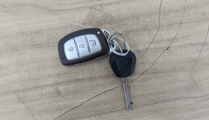 2017 Hyundai Creta SX PLUS AT 1.6 PETROL, Petrol, Automatic, 70,973 km, Key Close Up