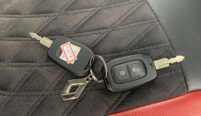 2022 Renault Kwid RXL 1.0 (O), Petrol, Manual, 9,402 km, Key Close Up