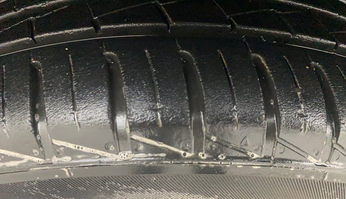 2022 Renault Kwid RXL 1.0 (O), Petrol, Manual, 9,402 km, Left Front Tyre Tread