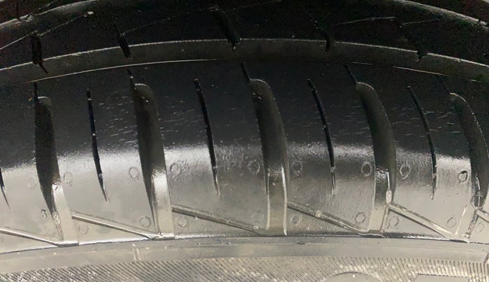 2022 Renault Kwid RXL 1.0 (O), Petrol, Manual, 9,402 km, Left Rear Tyre Tread