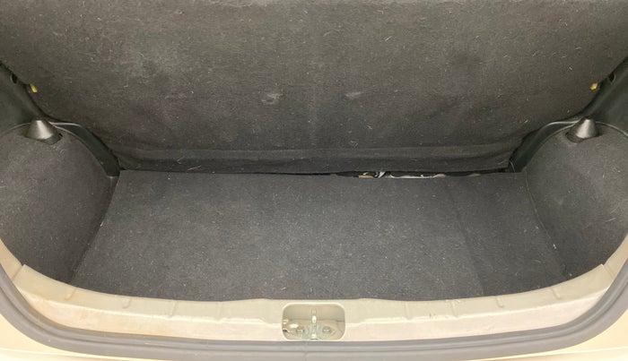 2019 Hyundai NEW SANTRO ERA 1.1, Petrol, Manual, 30,017 km, Boot Inside