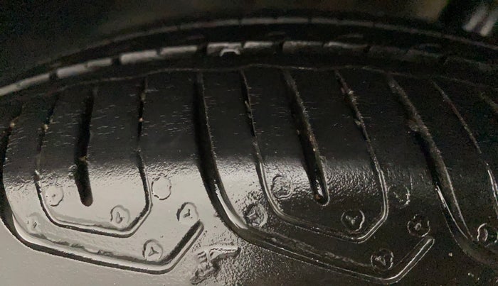 2022 Tata Tiago XT CNG, CNG, Manual, 29,049 km, Right Front Tyre Tread